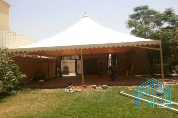 مظلات هرمية