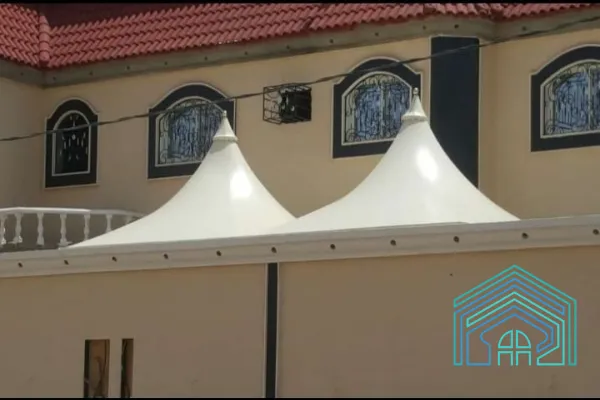 مظلات هرمية