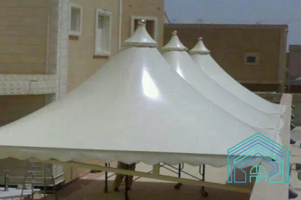 مظلات هرمية