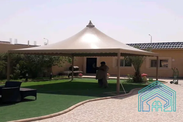 مظلات هرمية