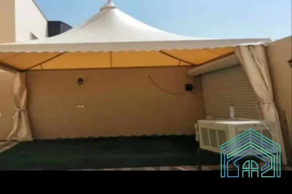 مظلات هرمية أنيقة - تصميم عصري