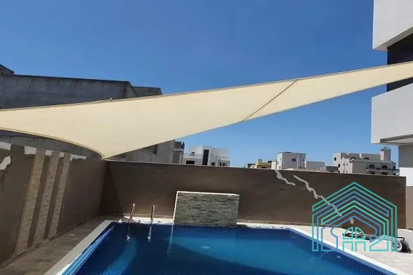 مظلات مسابح