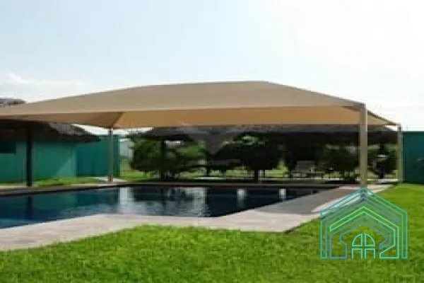 مظلات مسابح