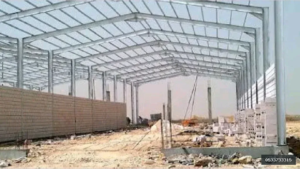المزرعة والورشة: متى يحتاج السور والهنجر — هناجر ومستودعات في جدة