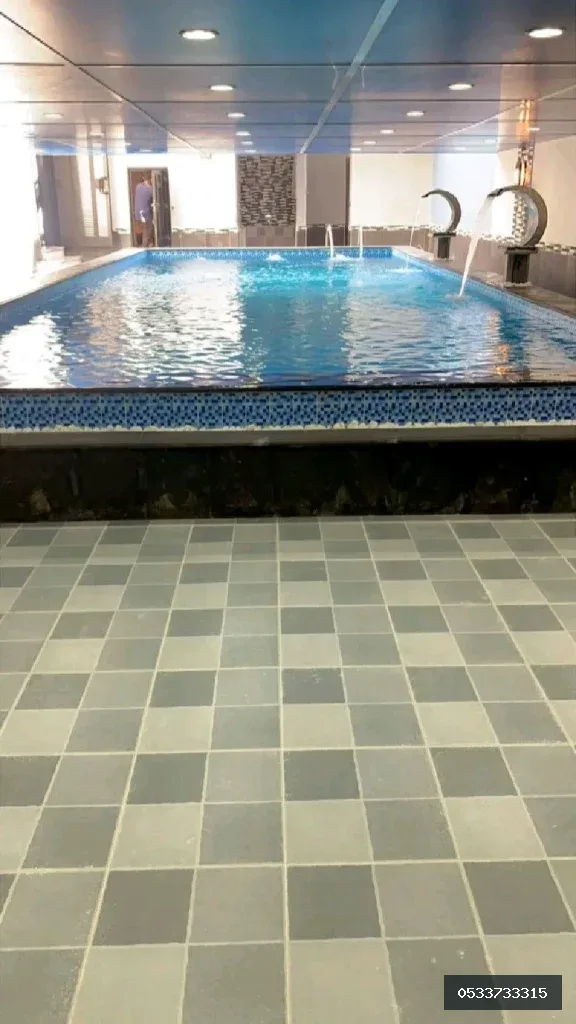 مظلات مسابح