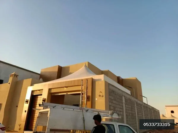 مظلات هرميه — مظلات هرمية في جدة